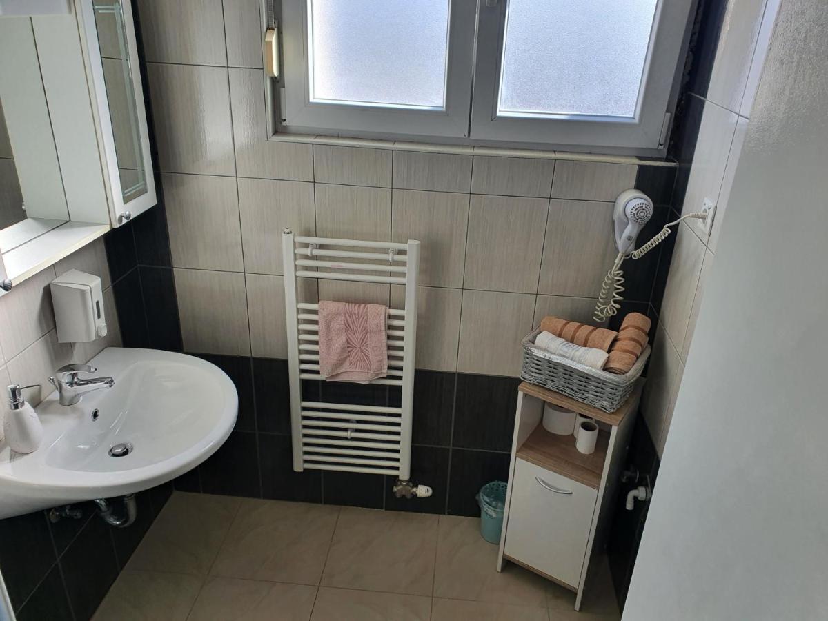 Cozy Two-Bedroom Apartment Zadar Eksteriør bilde